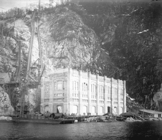 История строительства электростанции Lake Buntzen