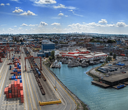 Чому Ванкуверу потрібен новий нафтопереробний завод?